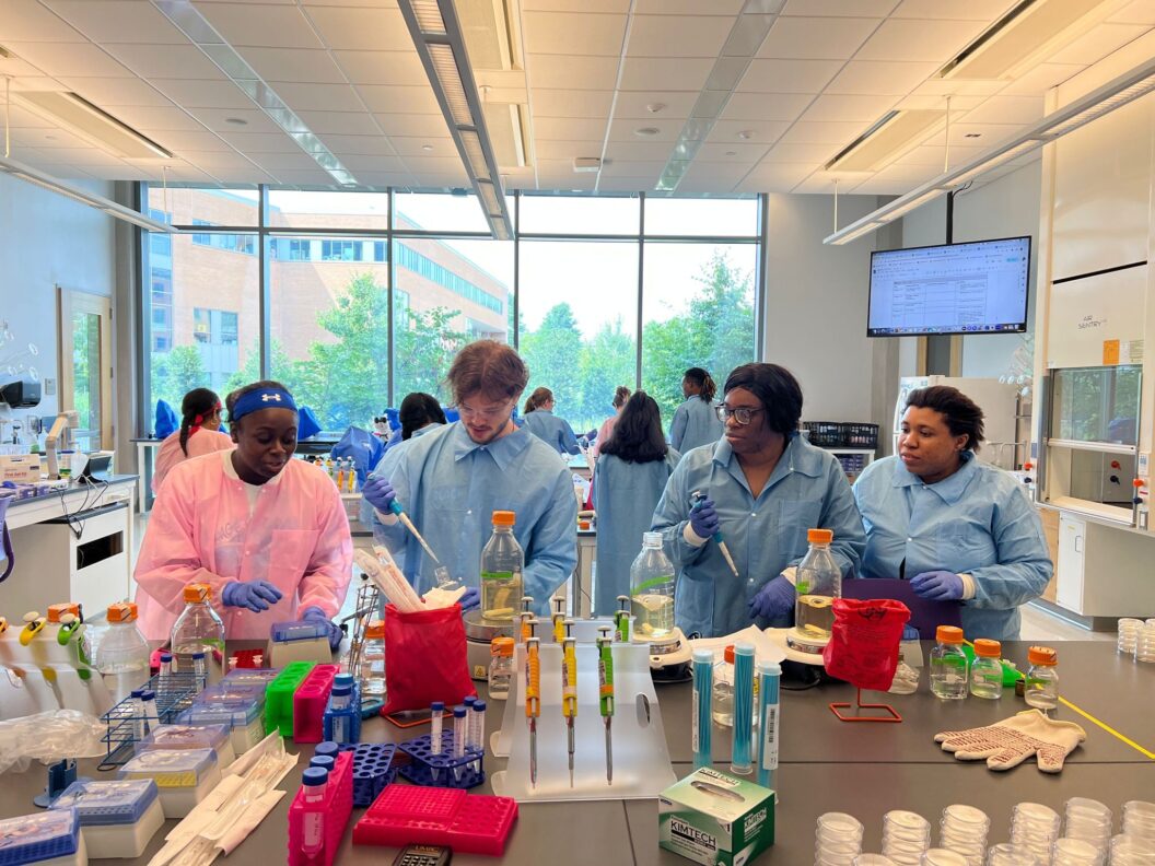 Samuel Barnett ’25: Biochemistry researcher with a commitment to giving back